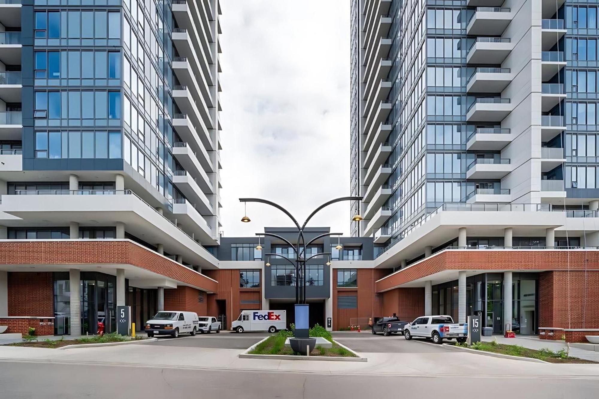 Luxury 1Br King Bed Unit - Private Balcony Appartement Kitchener Buitenkant foto